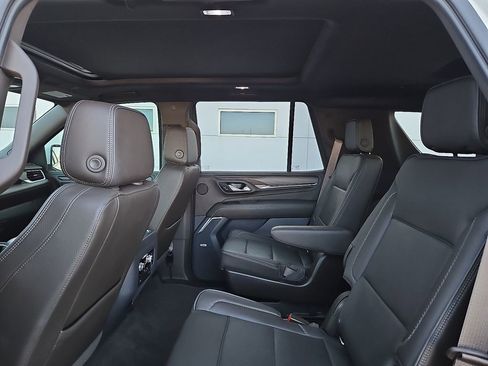 Used 2021 GMC Yukon Denali w/ Denali Premium Package image 17