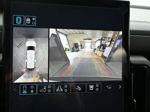 New 2026 GMC Yukon XL AT4 Ultimate w/ LPO, Floor Liner Package AWD/4WD image 10