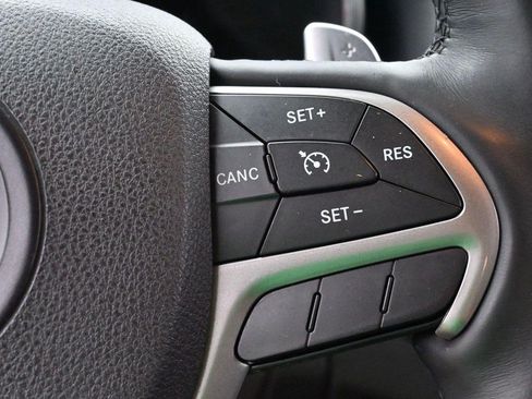 Used 2017 Jeep Grand Cherokee Altitude AWD/4WD image 19