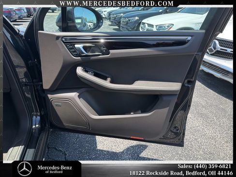Used 2020 Porsche Macan AWD/4WD image 26