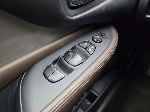 Used 2017 Nissan Murano Platinum w/ Platinum Technology Package image 27