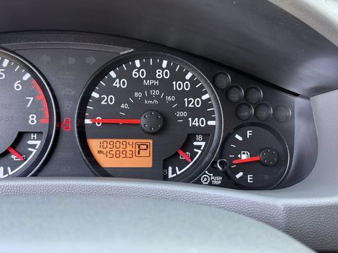 Used 2011 Nissan Frontier SV AWD/4WD image 20