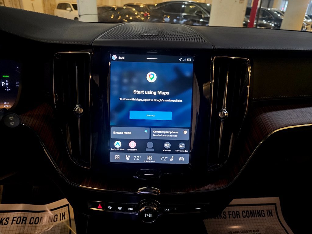 Certified 2024 Volvo XC60 T8 Ultimate w/ Protection Package Premier AWD/4WD image 20