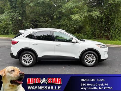 Used 2021 Ford Escape SE w/ Cold Weather Package AWD/4WD image 2