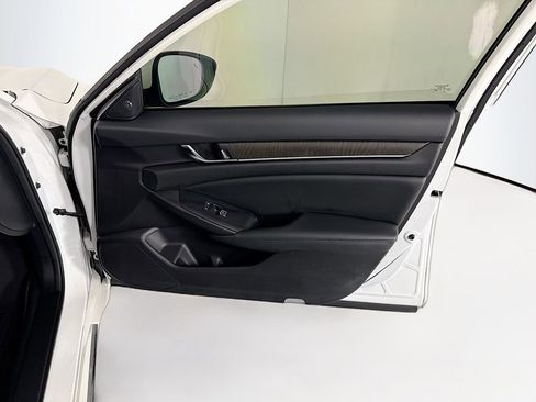 Certified 2022 Honda Accord Touring image 25