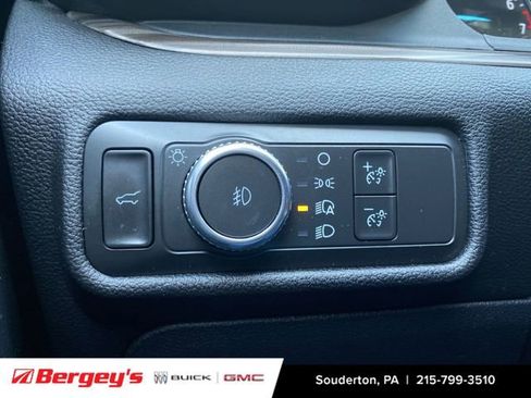Used 2021 Ford Explorer Limited w/ Equipment Group 301A AWD/4WD image 20