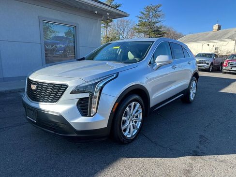 Used 2020 Cadillac XT4 Luxury w/ Cold Weather Package image 3