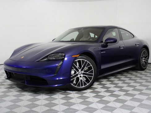 Used 2020 Porsche Taycan Turbo image 1