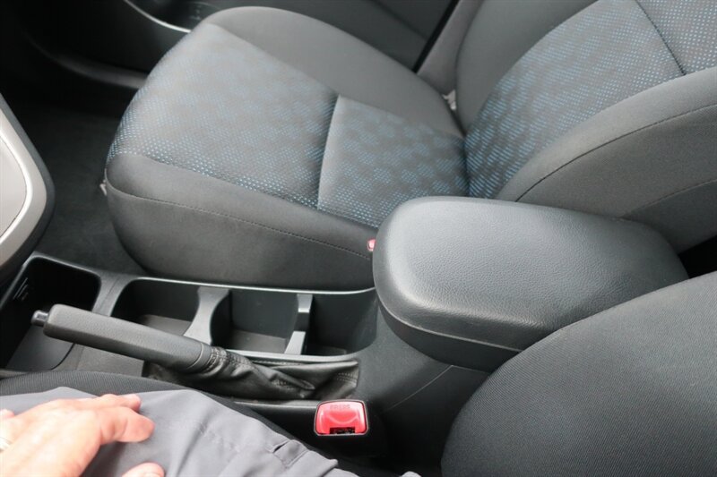 Used 2010 Toyota Matrix w/ PWR Pkg FWD image 19