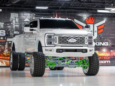 Used 2024 Ford F450 Limited w/ FX4 Off-Road Package AWD/4WD image 9