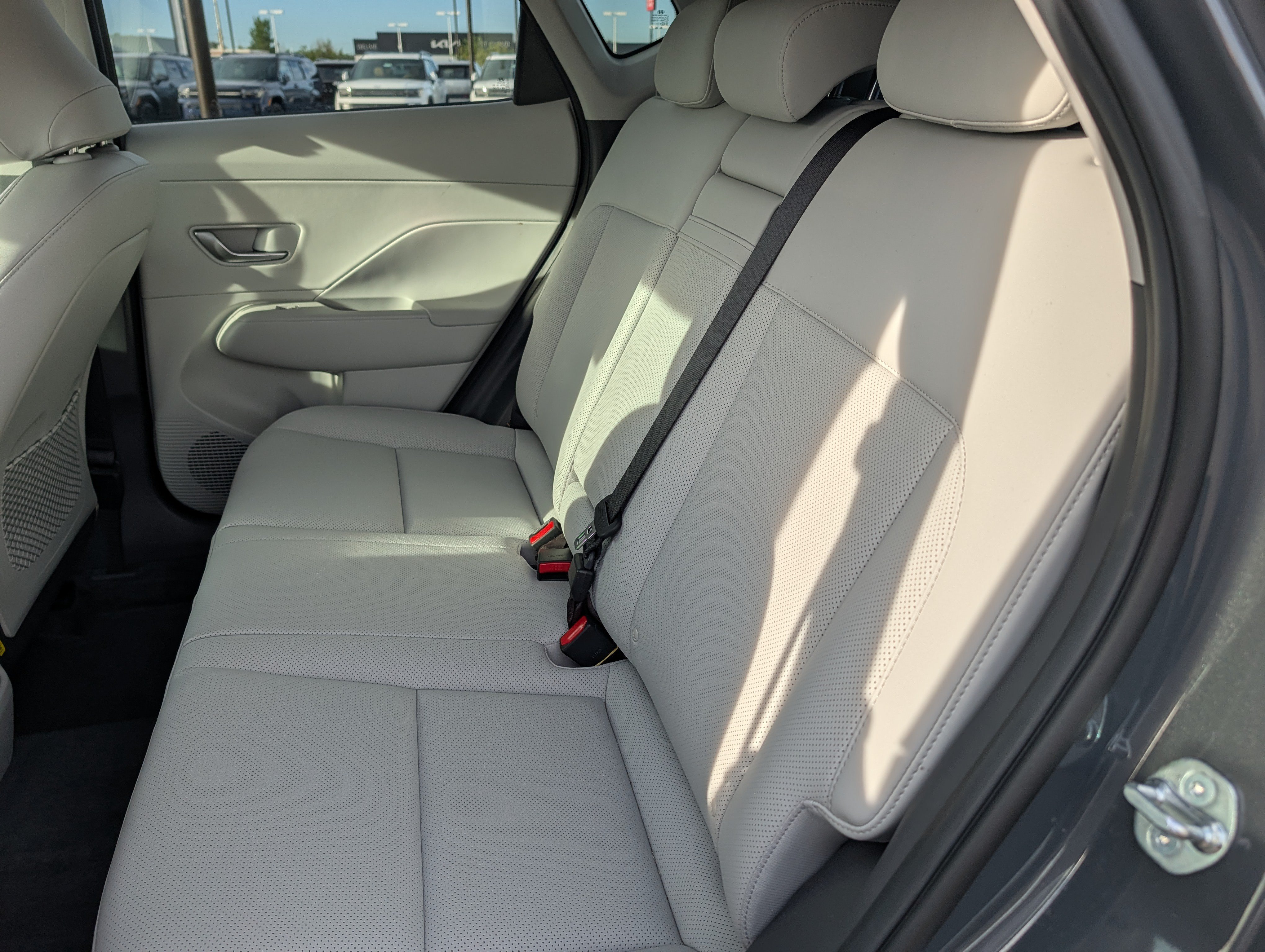 Used 2025 Hyundai Kona Limited AWD/4WD image 12