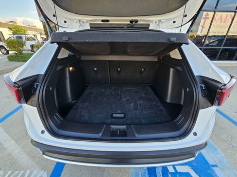 Used 2025 Chevrolet Trax LT w/ LT Convenience Package image 28