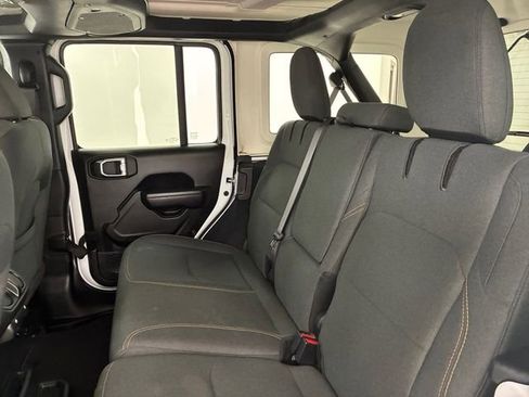 Used 2024 Jeep Wrangler Unlimited w/ Convenience Group image 18