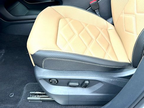 Used 2026 Volkswagen Atlas Cross Sport SE FWD image 15