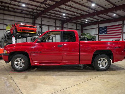 Used 1997 Dodge Ram 1500 Truck 2WD Club Cab image 4