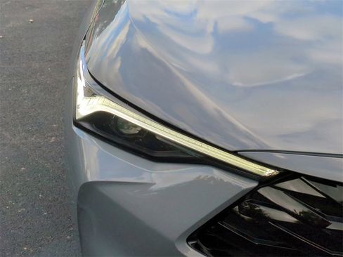 Certified 2025 Acura ADX A-Spec image 10