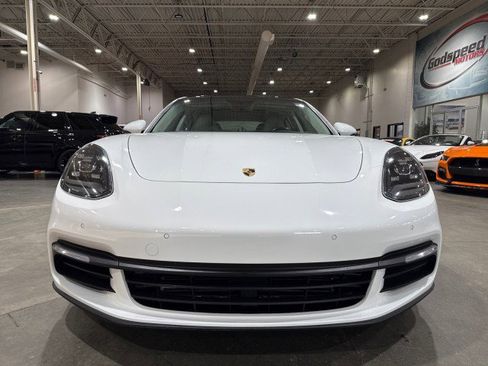 Used 2017 Porsche Panamera image 28