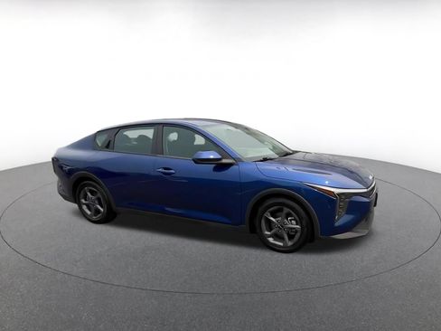 Used 2025 Kia K4 FWD image 2