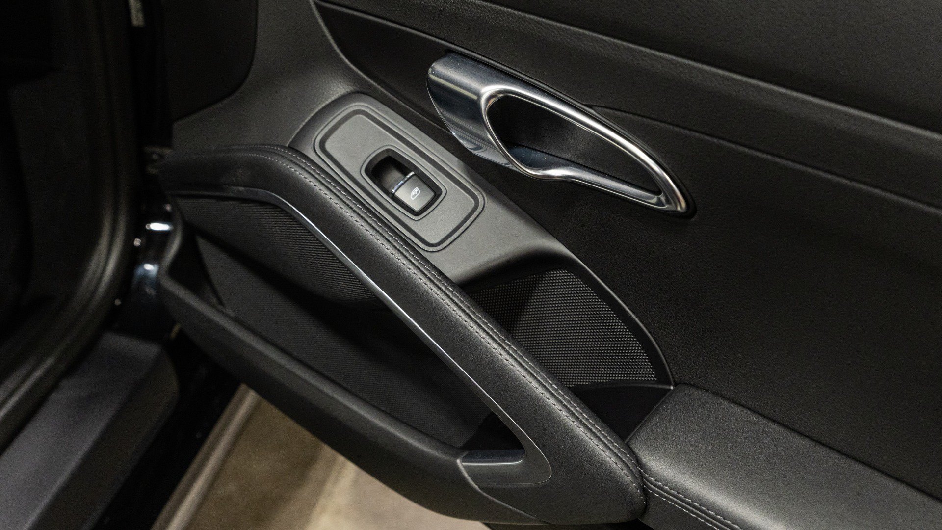Used 2018 Porsche 911 Carrera RWD image 44