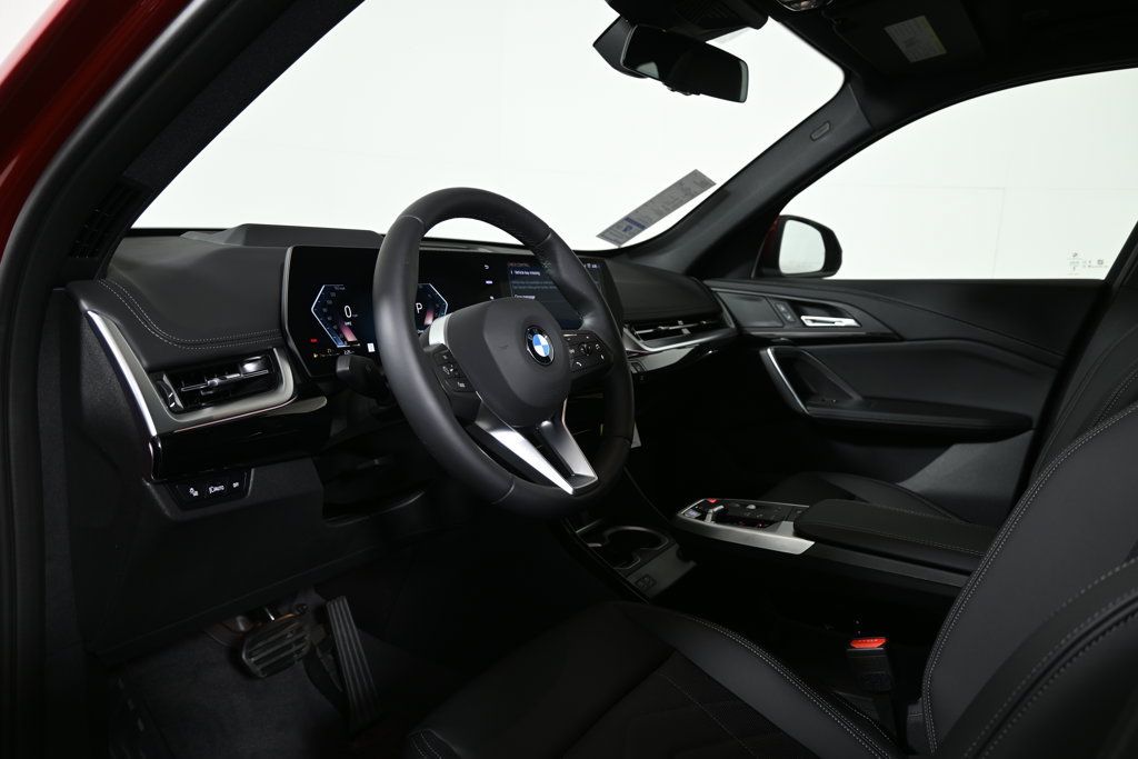 Used 2026 BMW X1 xDrive28i w/ Technology Package AWD/4WD image 15