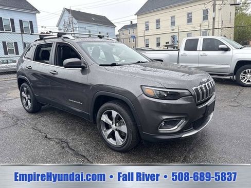 Used 2019 Jeep Cherokee Limited AWD/4WD image 2