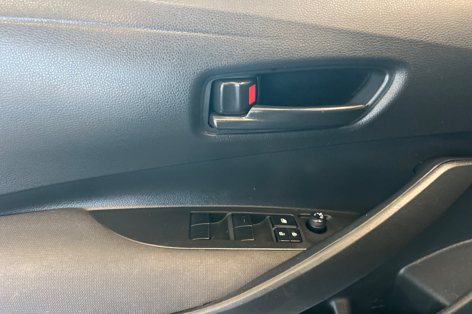 Used 2024 Toyota Corolla LE FWD image 10