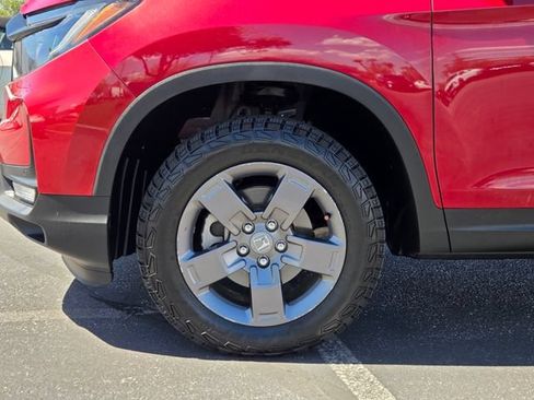Used 2025 Honda Ridgeline TrailSport image 9