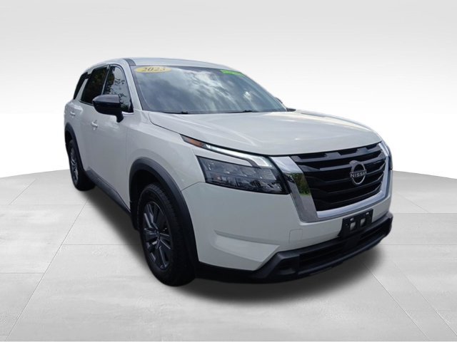 Used 2023 Nissan Pathfinder S AWD/4WD image 9