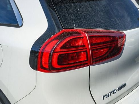 Used 2022 Kia Niro Touring Special Edition image 5