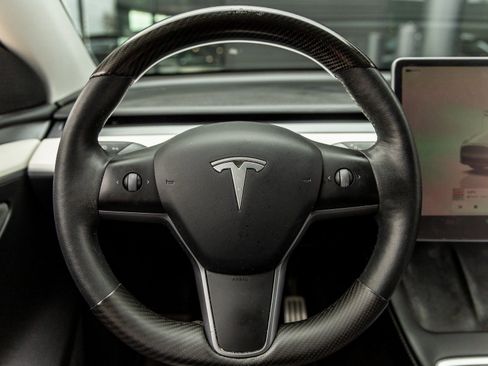 Used 2022 Tesla Model Y Performance image 22