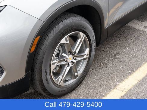 Used 2025 Chevrolet Blazer LT AWD/4WD image 12