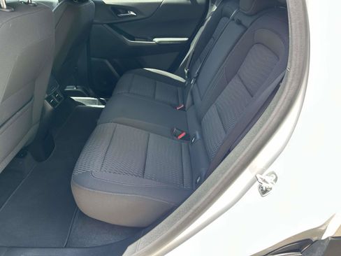 Used 2025 Chevrolet Equinox LT w/ Safety and Technology Package FWD image 9
