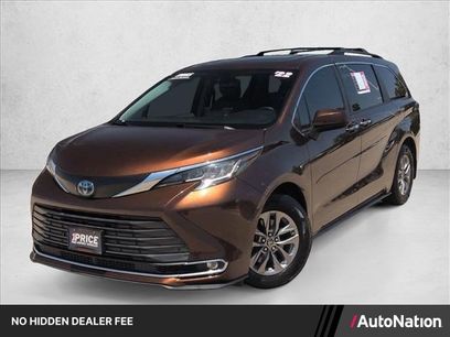 Used 2022 Toyota Sienna XLE