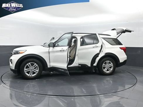 Used 2024 Ford Explorer XLT w/ Equipment Group 202A RWD image 28