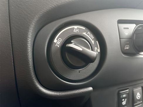 Used 2023 Nissan Frontier PRO-4X w/ Pro Convenience Package image 17