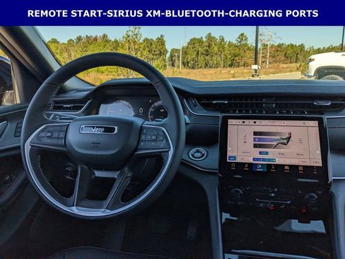 New 2025 Jeep Grand Cherokee Limited w/ Black Appearance Package image 12