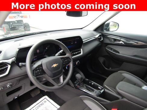 Used 2025 Chevrolet TrailBlazer LT image 11