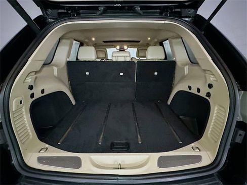 Used 2017 Jeep Grand Cherokee Limited image 34