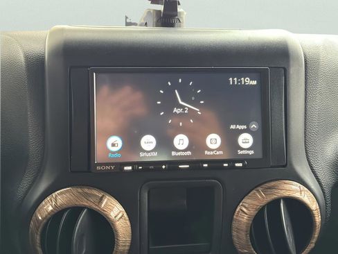 Used 2016 Jeep Wrangler Sport image 31