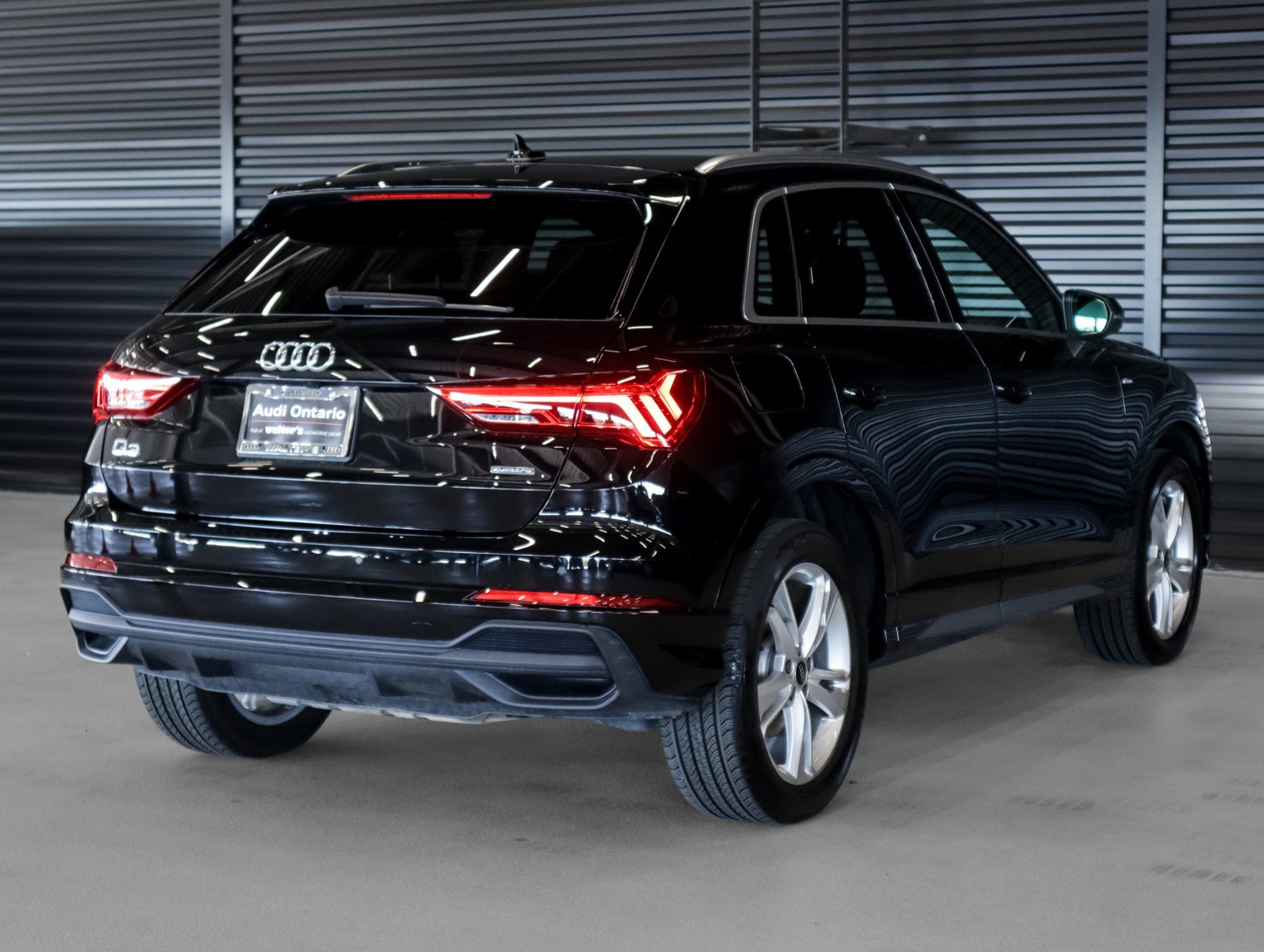 Used 2024 Audi Q3 2.0T Premium w/ Convenience Package AWD/4WD image 16