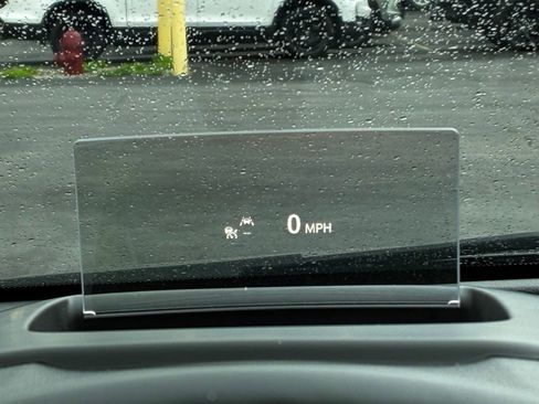 Used 2020 Buick Encore GX Essence w/ Advanced Technology Package AWD/4WD image 13