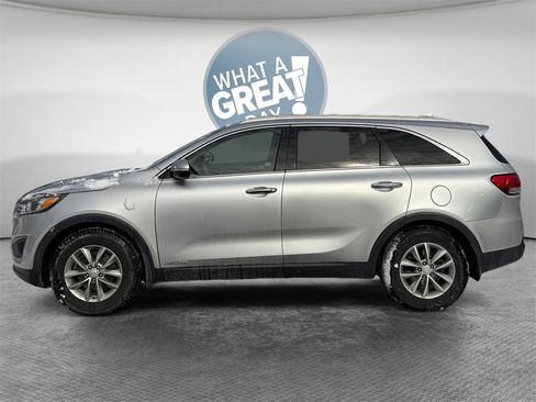 Used 2016 Kia Sorento LX w/ LX Convenience Package image 7