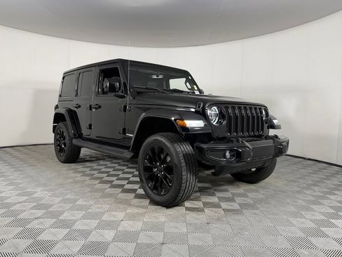 Used 2021 Jeep Wrangler Unlimited Sahara AWD/4WD image 4