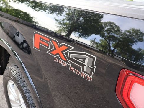 Used 2016 Ford F150 Platinum w/ Equipment Group 701A Luxury AWD/4WD image 11