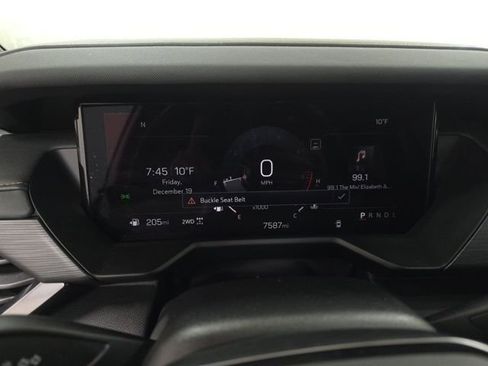 Used 2025 GMC Acadia AT4 image 18