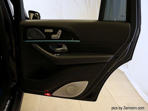 Used 2020 Mercedes-Benz GLS 450 4MATIC image 35