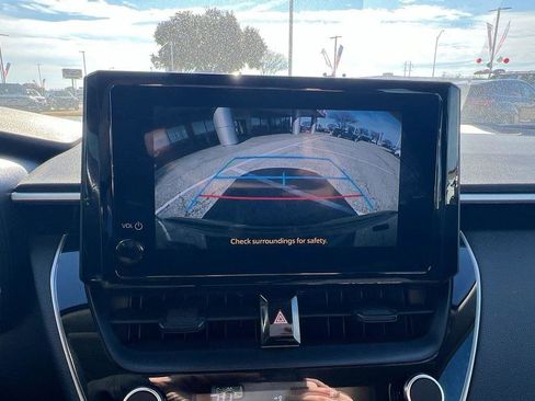 Used 2025 Toyota Corolla LE image 23