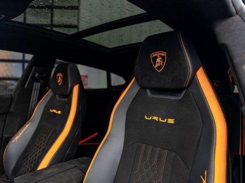 Used 2024 Lamborghini Urus Performante AWD/4WD image 9