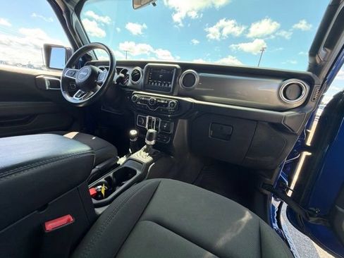 Used 2020 Jeep Wrangler Unlimited Sahara AWD/4WD image 22