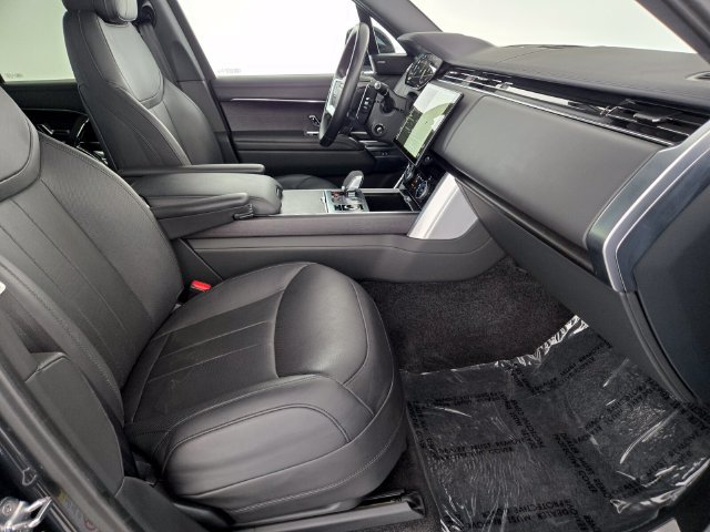 Used 2023 Land Rover Range Rover SE AWD/4WD image 3